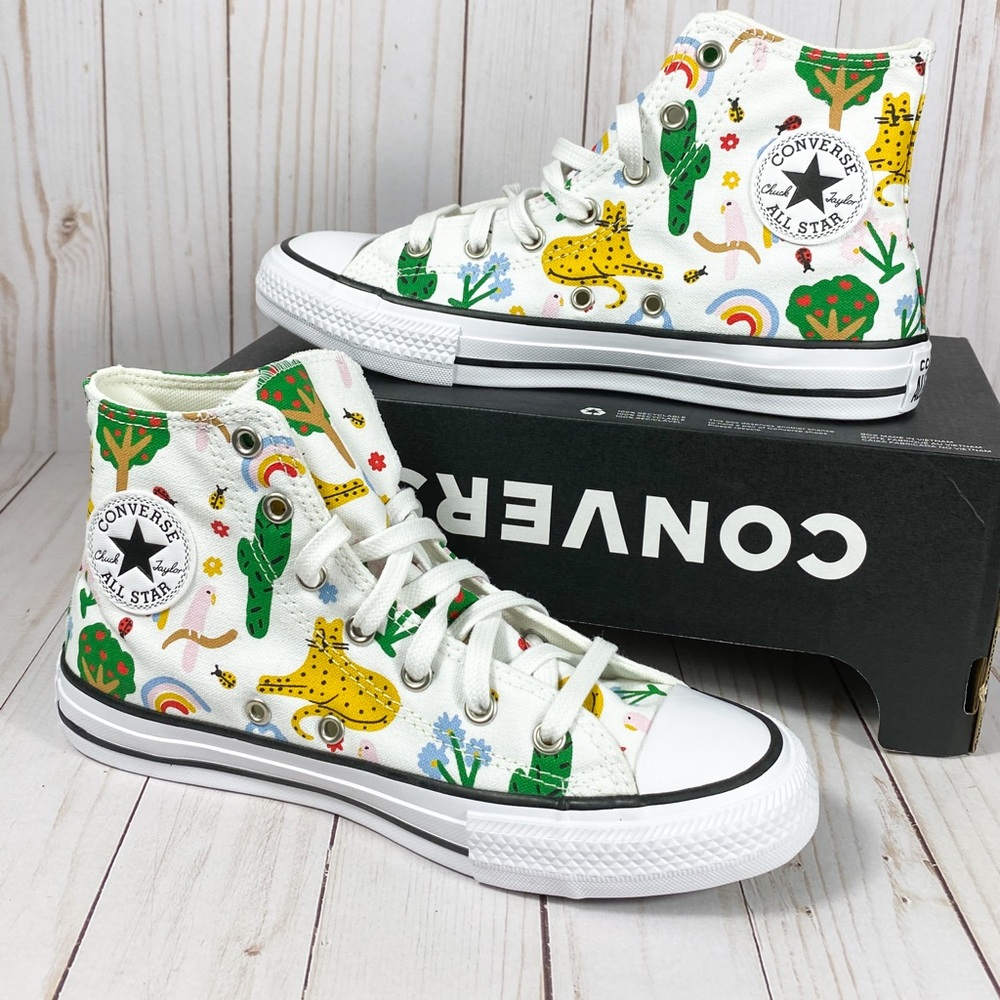 Converse Chuck Taylor Women’s Youth Size 6.